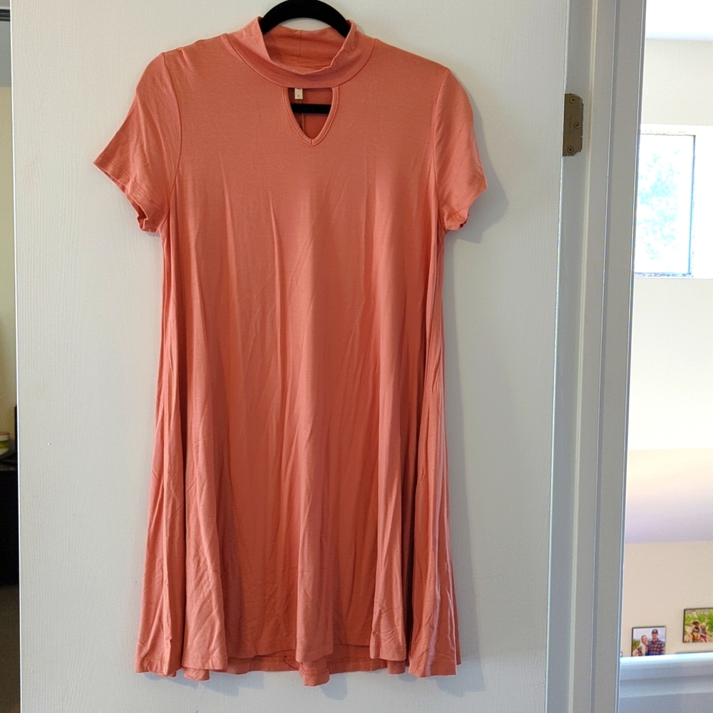 Peach short sleeve with keyhole at neck dress no tags never worn by wishlist